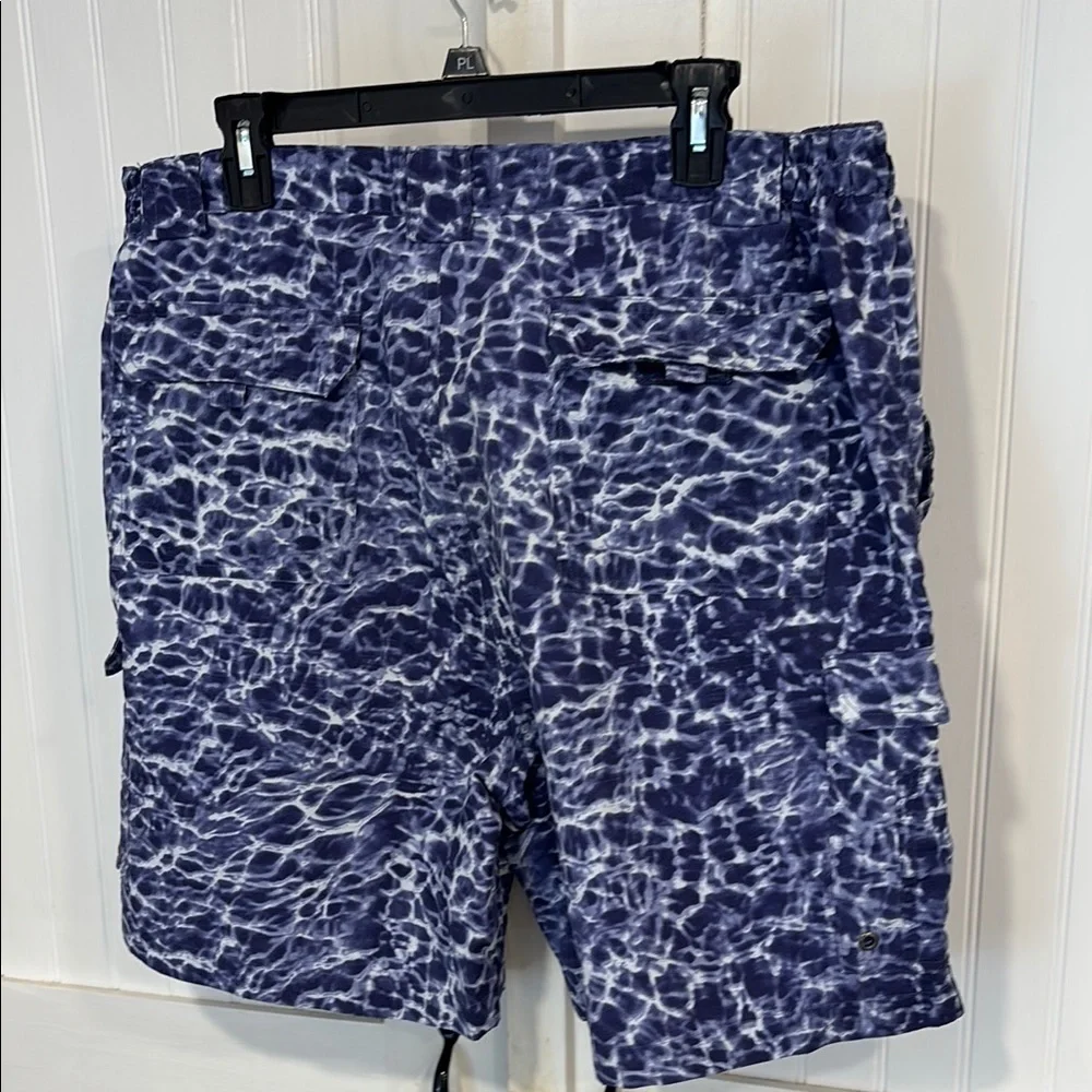 Reel Legends performance, nylon multi pocket, Blue active wear Shorts size L